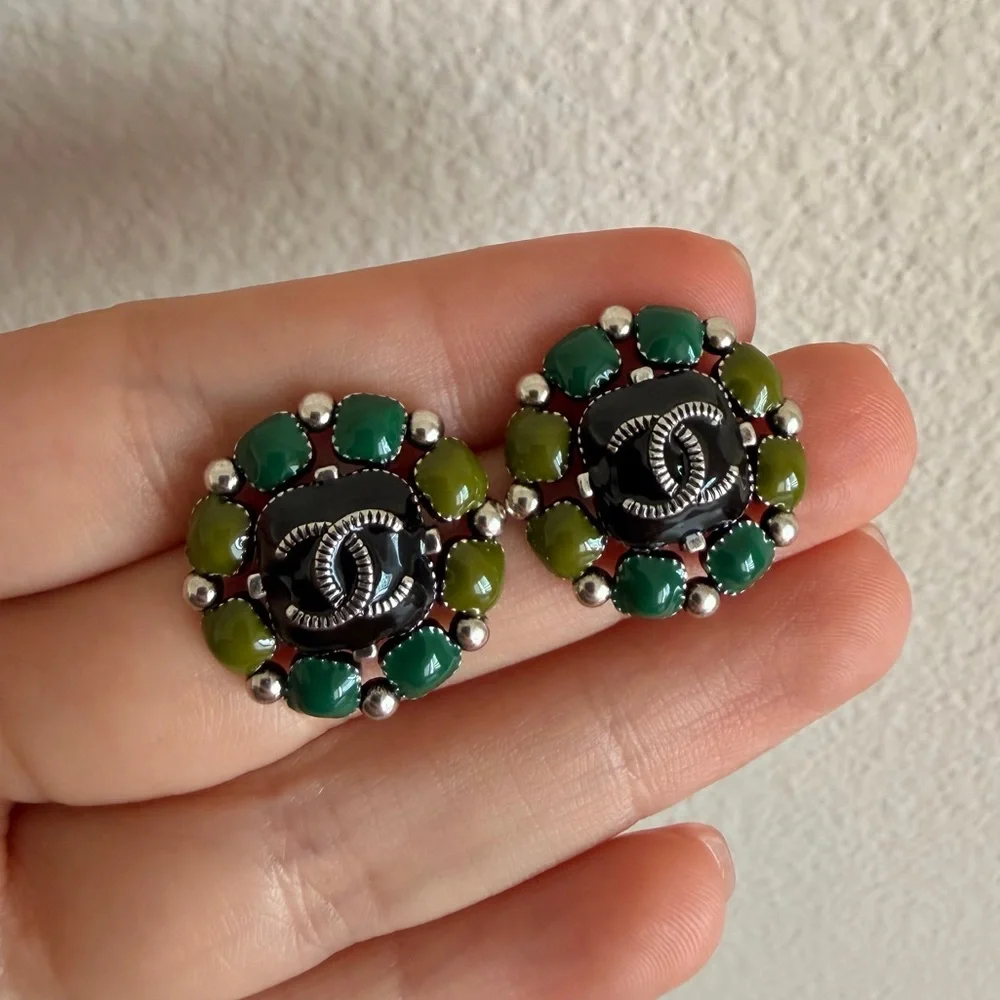 💚Chanel CC Enamel Floral Stud Earrings☘️ - Picture 6 of 13